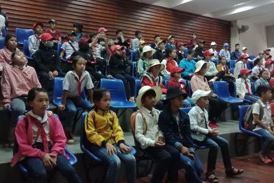 Hình ảnh học sinh lớp 5 đi dã ngoại trải nghiệm học tâp